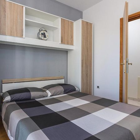 Cozy Apartment In Porec With Wifi エクステリア 写真