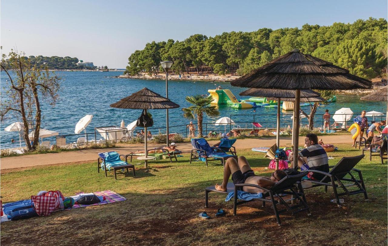 Cozy Apartment In Porec With Wifi エクステリア 写真