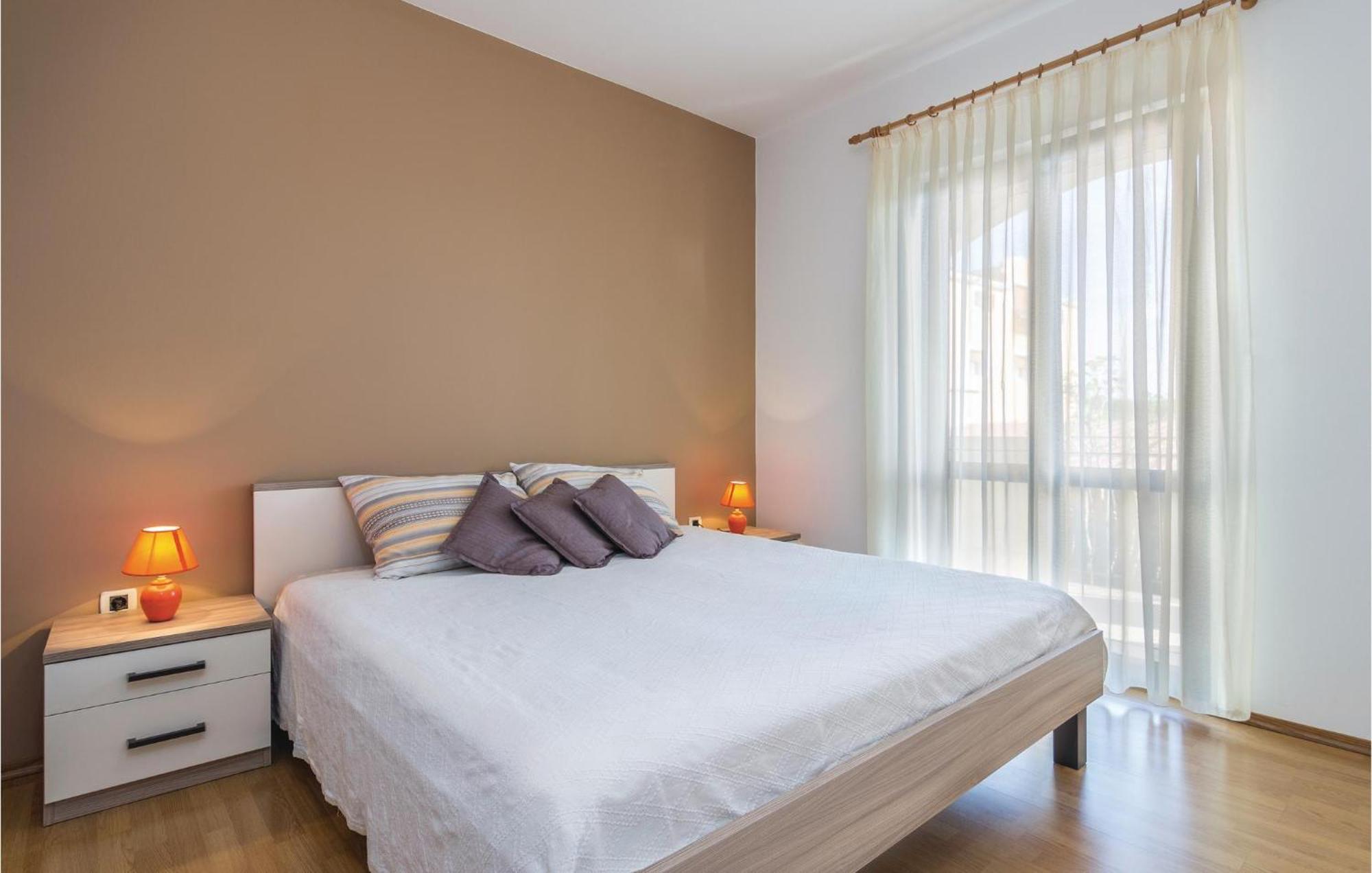 Cozy Apartment In Porec With Wifi エクステリア 写真